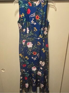 Calvin Klein  Blue Floral Midi Dress - mermaid hem. Elegant Garden Print size 4